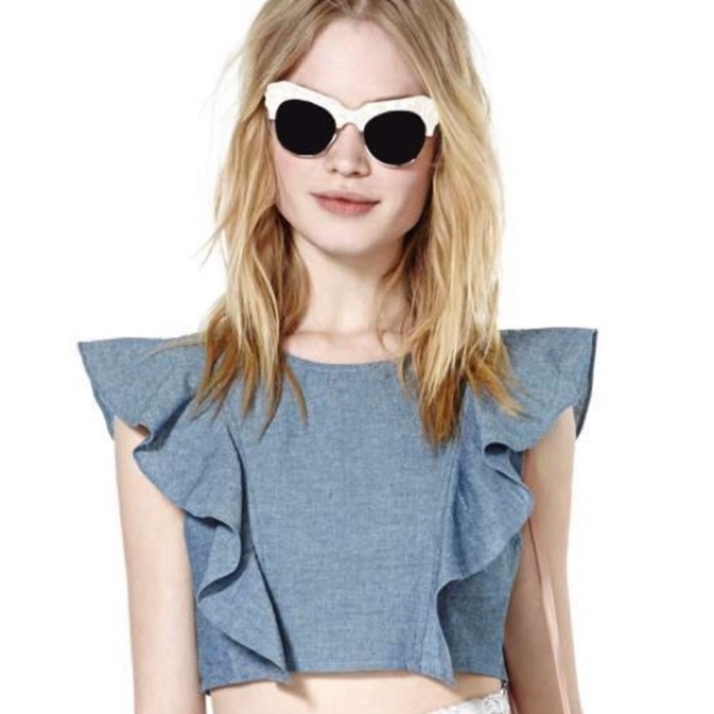 NWOT Signature8 sleeveless ruffle crop top.